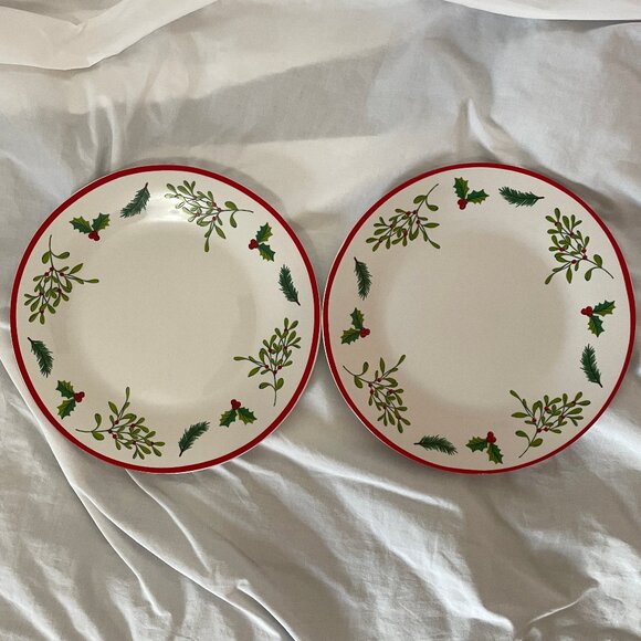 Lot of 2 Royal Norfolk CHRISTMAS HOLLY BERRY Porcelain Dinner Plates 10.5" read - Picture 1 of 11